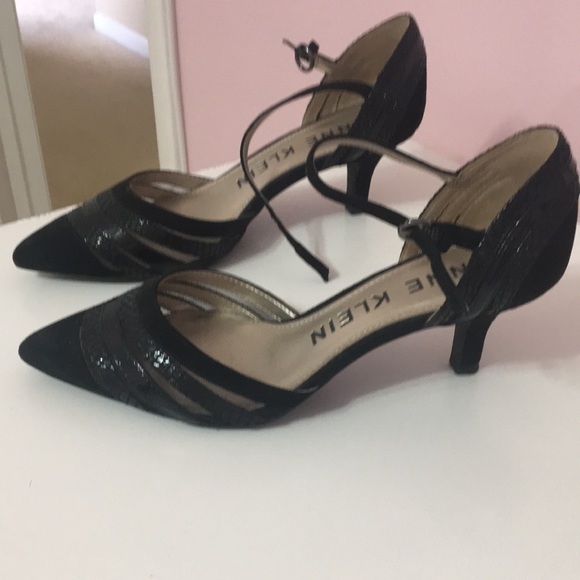 Shoes - Picture 3 of 5